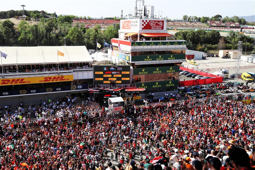 Barcelona track and fans